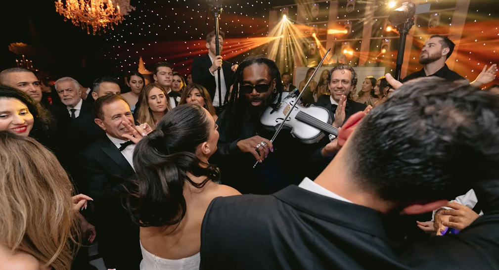 Celebration finale with violinist
